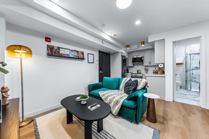 The McCaul by Casa Hotels Near AGO Basement Suite - image 14