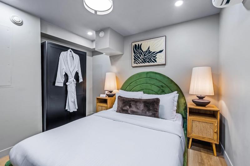The McCaul by Casa Hotels Basement Suite Chinatown - image 8