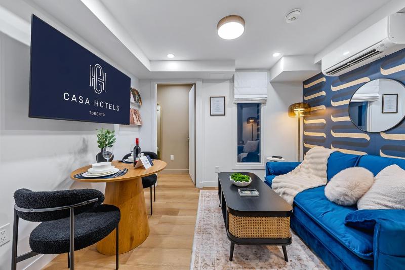 The McCaul by Casa Hotels Basement Suite Chinatown - image 1