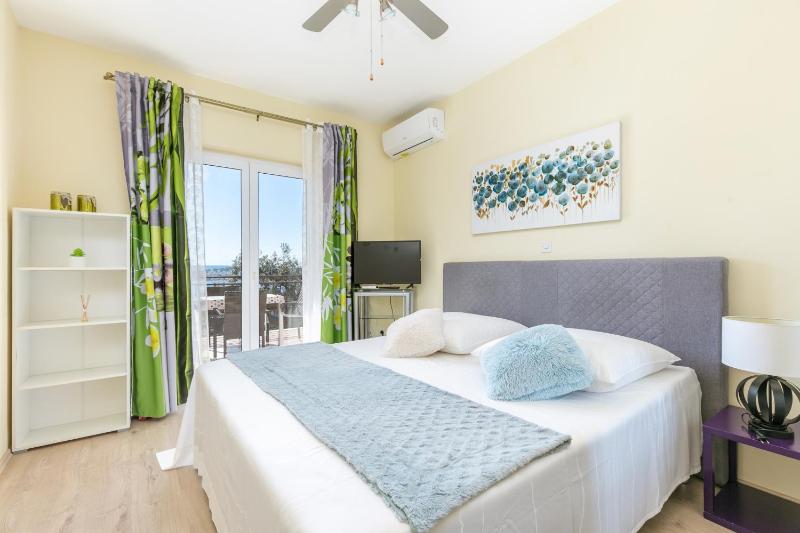 Apartments by the sea Trogir - 25303 - image 27