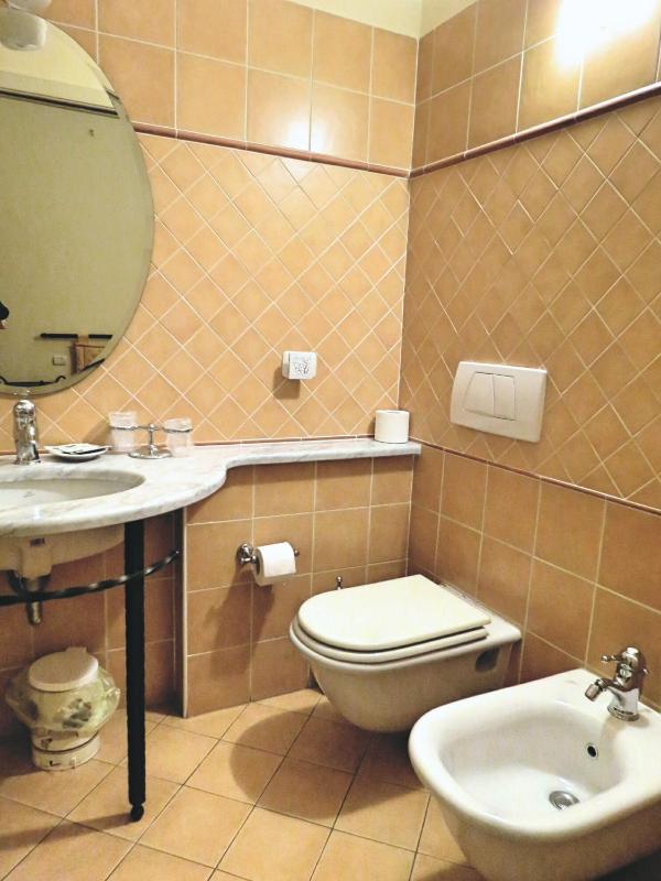 Double Room with Private Bathroom image 2