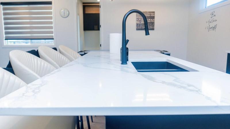 Serene Dwelling home-4 BedroomPool table near YEG- with AC - image 40