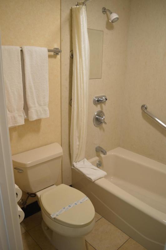 King Room - Non-Smoking image 2