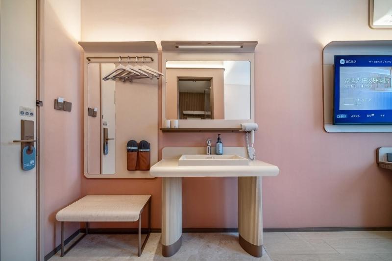 Hanting Hotel Hangzhou Wulin Road Center - image 2