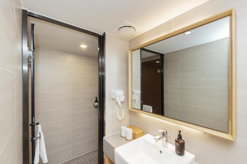 JI Hotel Hangzhou Wulinmen Metro Station - image 16