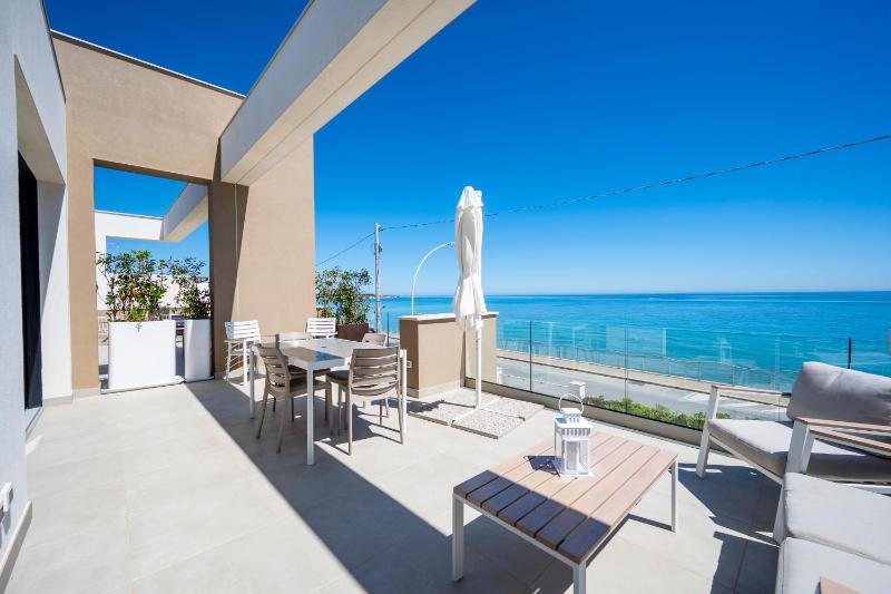 Villa Sun Luxury Apartments Sea View - image 2