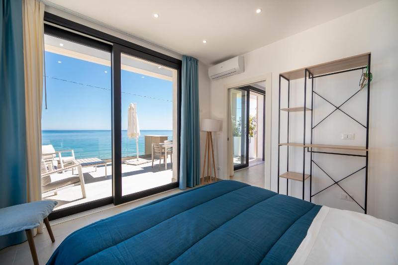 Villa Sun Luxury Apartments Sea View - image 11