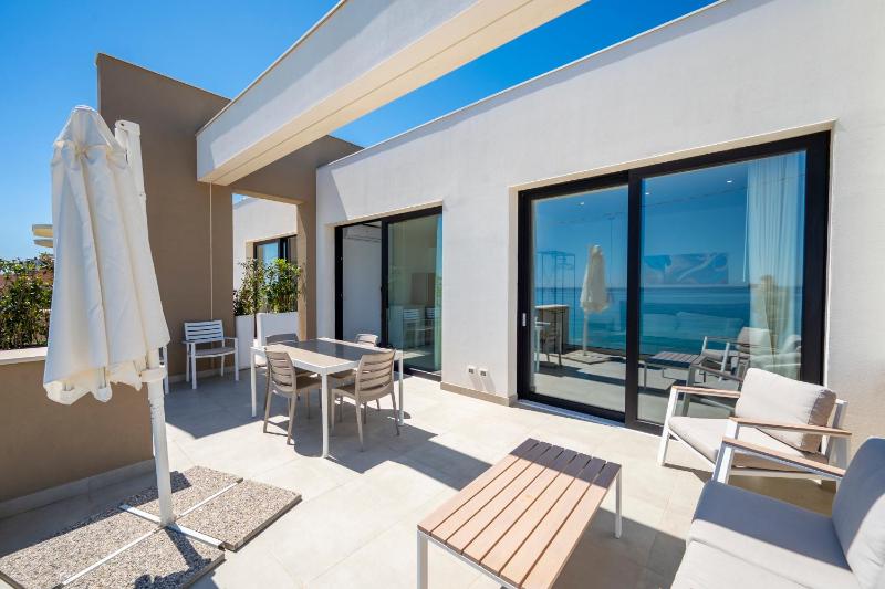 Villa Sun Luxury Apartments Sea View - image 15