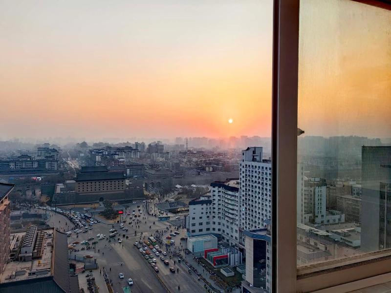 Stylish Homestay Balcony Viewing Ancient XiAn Bell Tower and City Wall - image 11