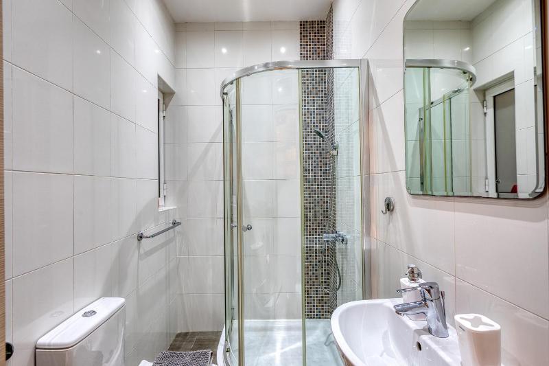 Modern 2 bedroom flat with yard in Sliema NBOR1-1 - image 16