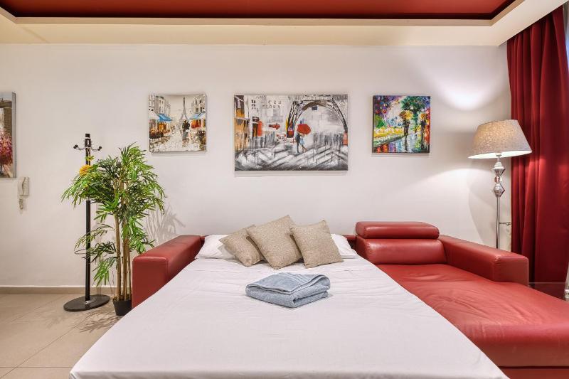 Modern 2 bedroom flat with yard in Sliema NBOR1-1 - image 10