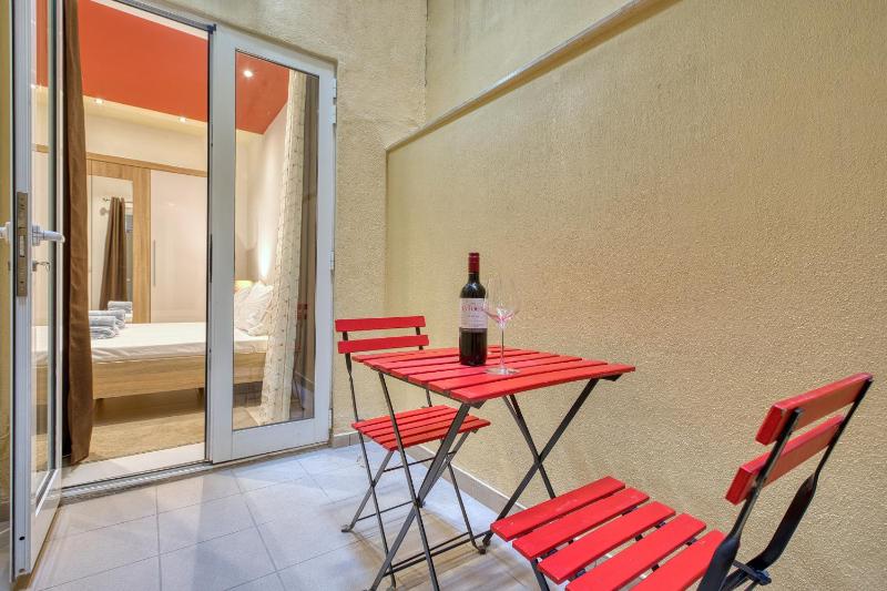 Modern 2 bedroom flat with yard in Sliema NBOR1-1 - image 7