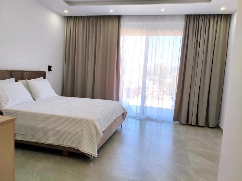 L & B Apartments - image 7