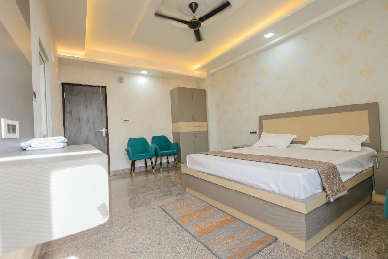 Regal Palace Hotel and Banquets - image 15