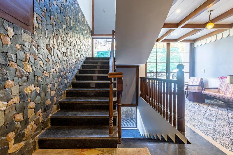 The Nathuli Manor - Pure Veg Stay Near Mall Road with Free Parking & Shuttle - image 11