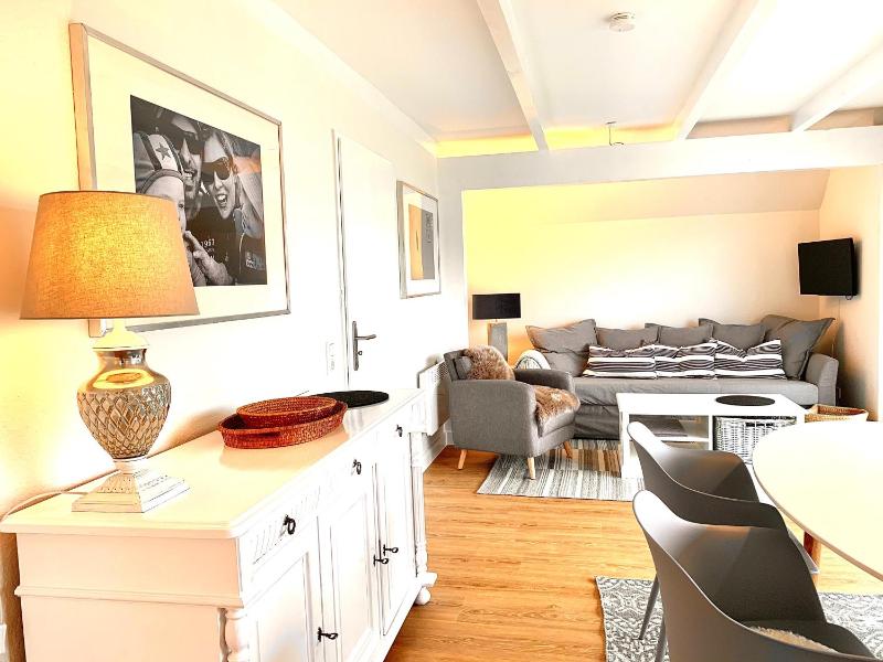 Ferienhaus Reetloft mit großer Terrasse in Grossenbrode - image 3