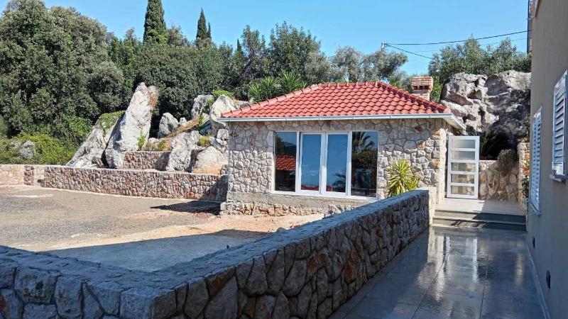 Apartman Twins 2 by Villas Guide - image 21