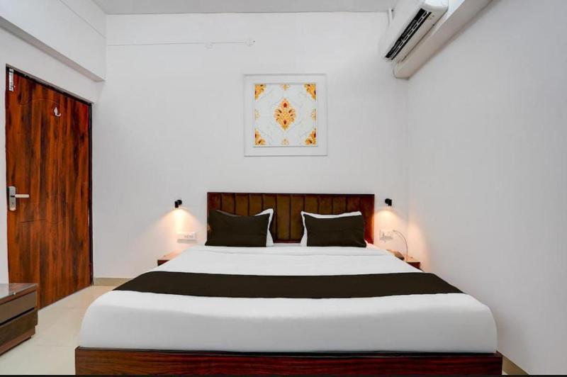 Hotel Vijai Square - image 10