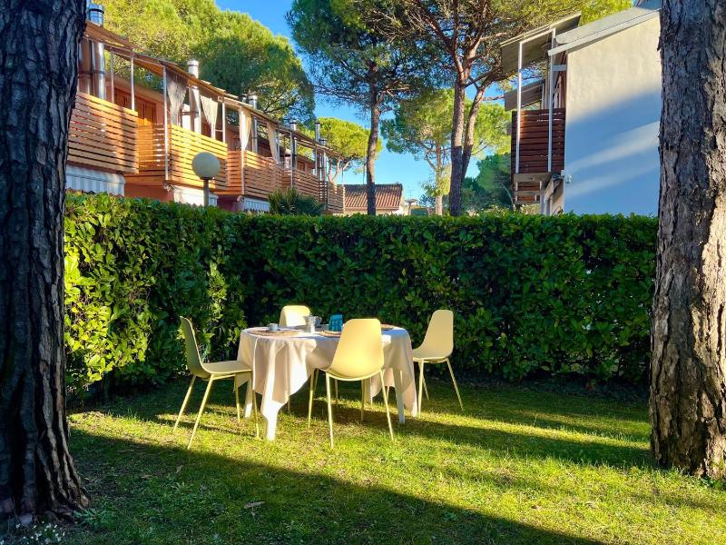 Enchanting villa for six guests - image 5