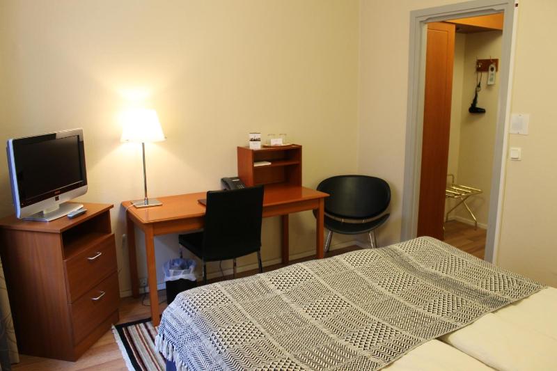 Double Room image 3