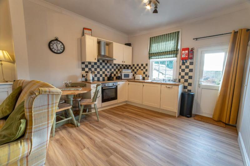 Host & Stay - Sea View Cottage - image 4