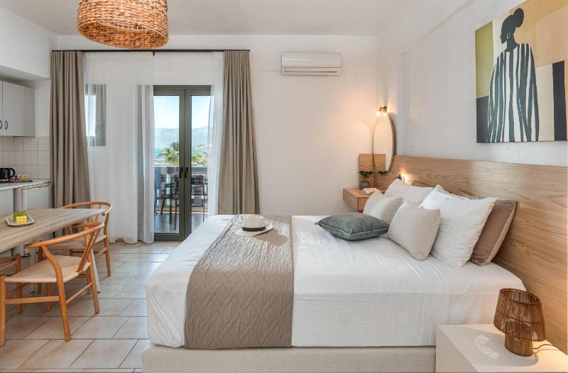 Arlen Beach Hotel - image 23