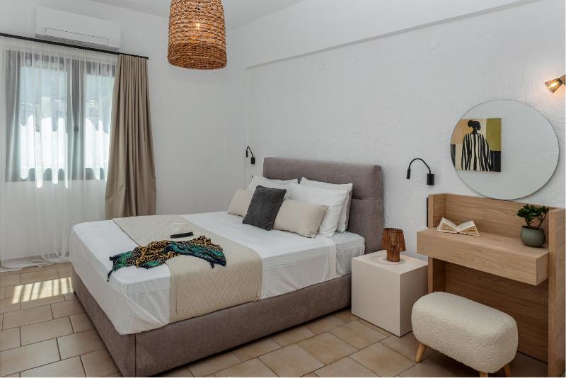 Arlen Beach Hotel - image 16