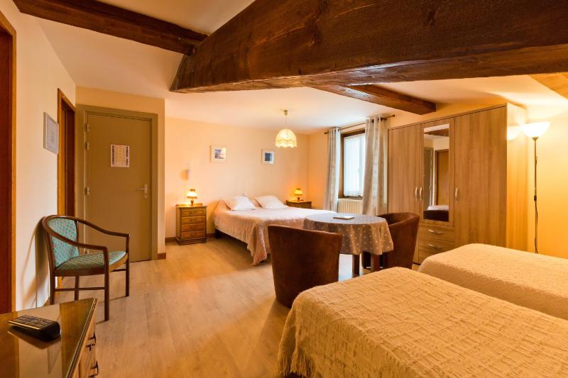 Quadruple Room image 4