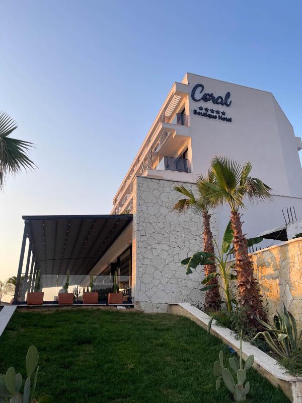 Coral Boutique Hotel - image 7