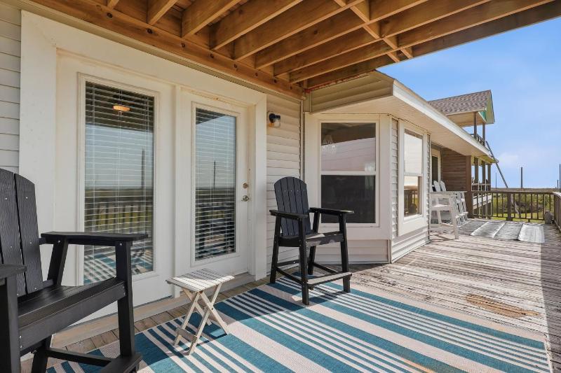 Serene Coastal Escape with Gulf Views home - image 11