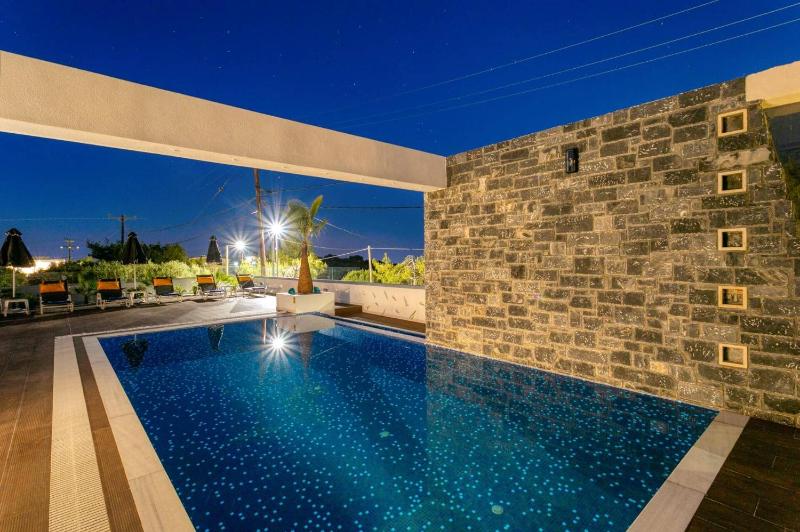 Villa Tropicana by Villa Plus - image 12