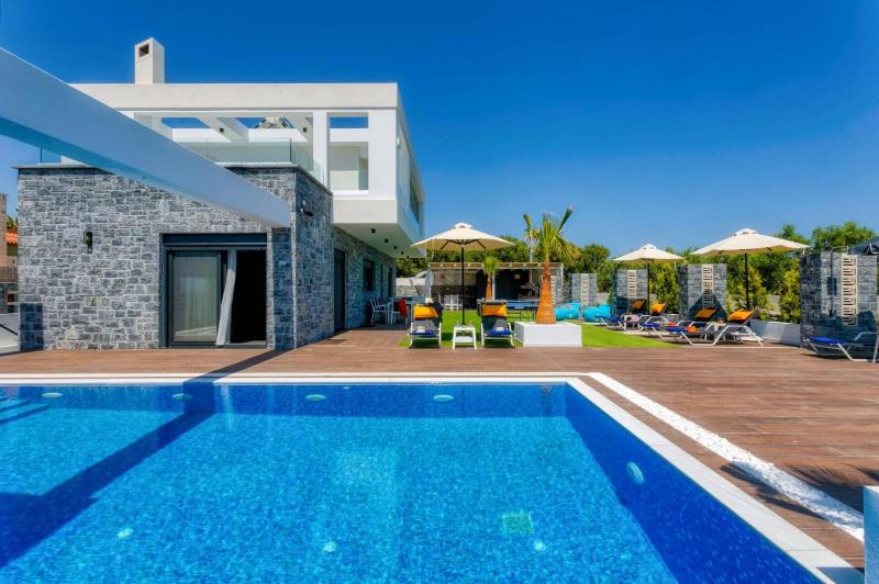Villa Tropicana by Villa Plus - image 21