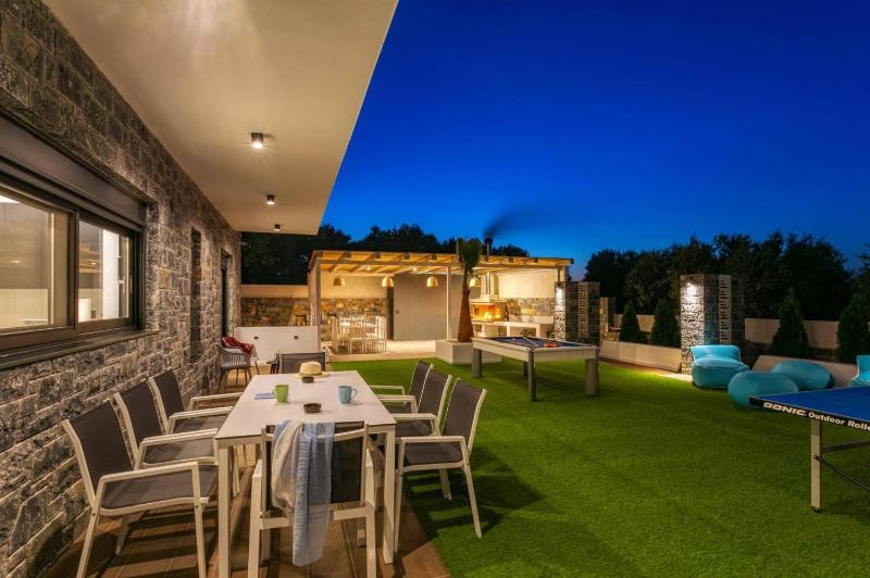 Villa Tropicana by Villa Plus - image 23