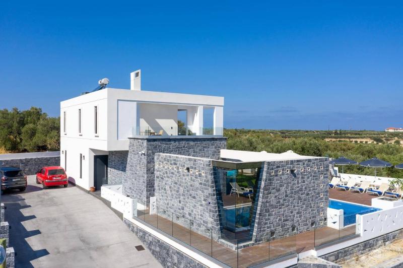 Villa Tropicana by Villa Plus - image 8