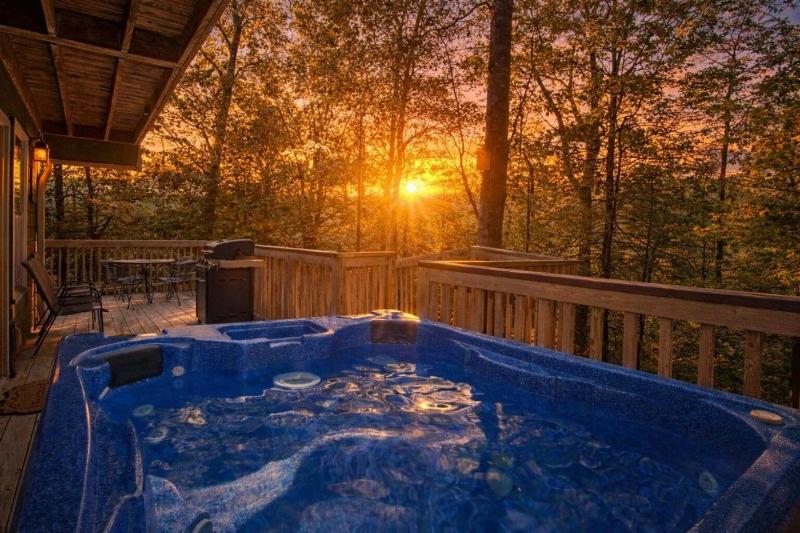 Happy Trails Hot Tub In Pigeon Forge Near Strip Hot Tub WIFI!!! - image 28