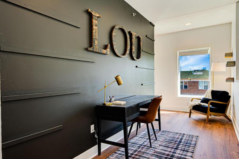 Chic Modern Condo in the Vibrant NuLu District - image 36