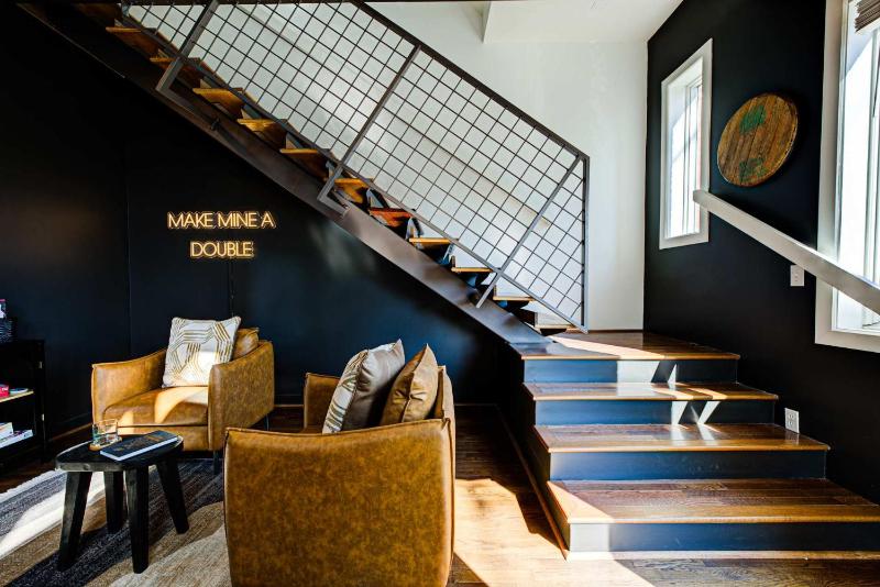 Chic Modern Condo in the Vibrant NuLu District - image 42