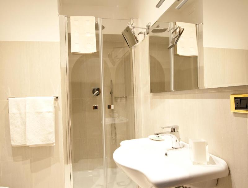 Standard Family Room image 3