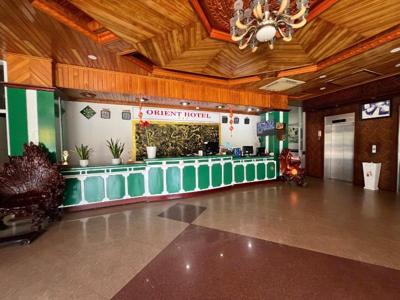 Center Orient Hotel - image 1