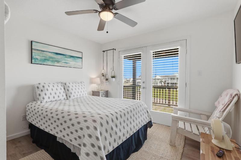 Serene Coastal Escape with Gulf Views home - image 44