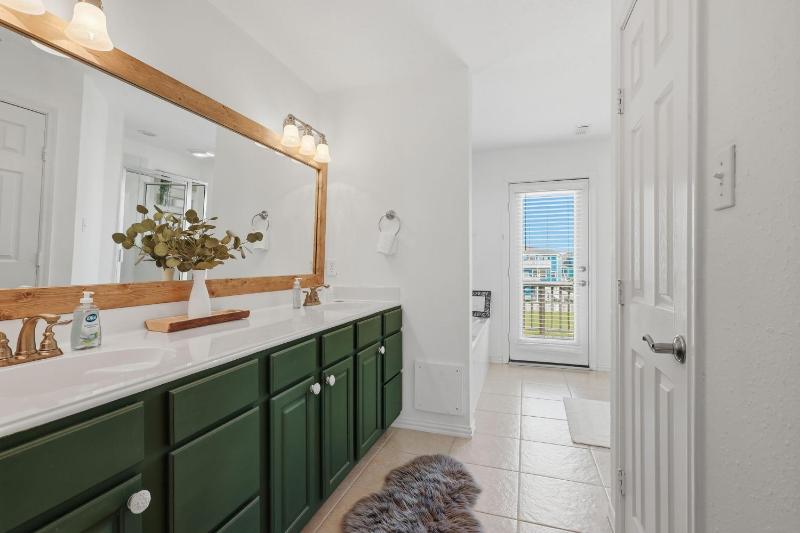Serene Coastal Escape with Gulf Views home - image 23