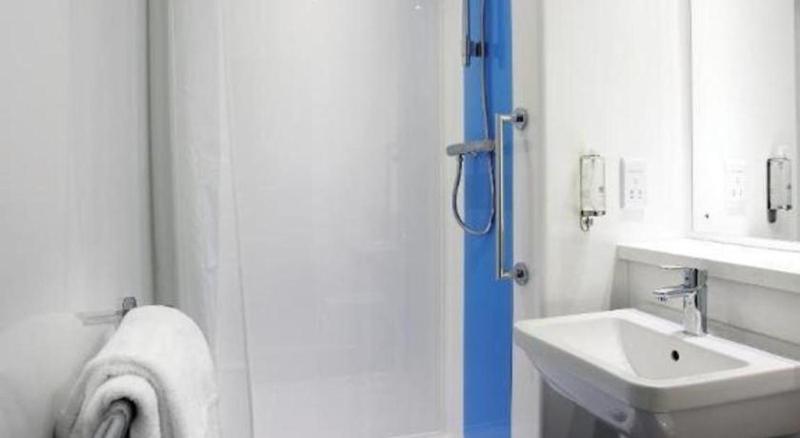 Travelodge Birmingham Central - image 17