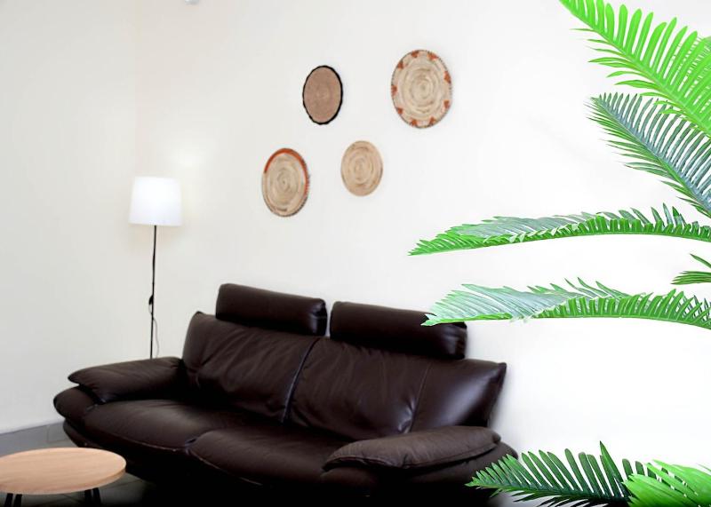 Suite Amina - Spacieuse Wi-Fi & Clim - image 7