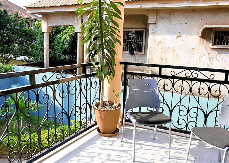 Suite Amina - Spacieuse Wi-Fi & Clim - image 6