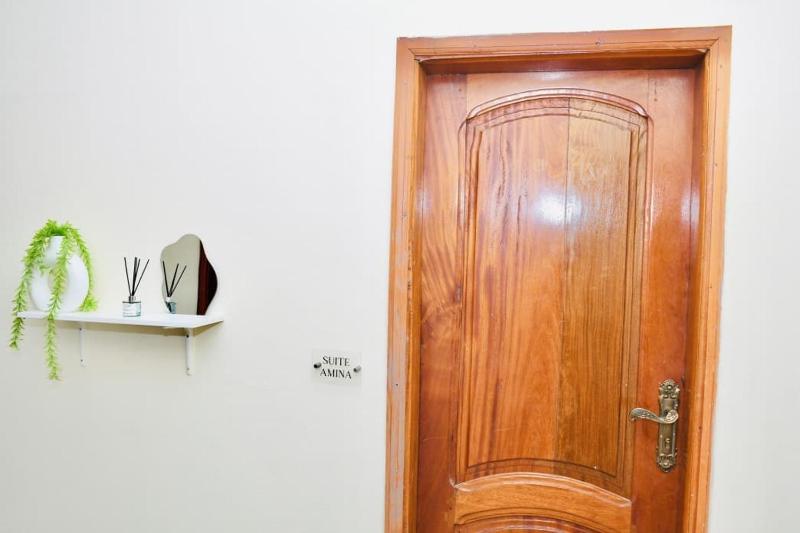 Suite Amina - Spacieuse Wi-Fi & Clim - image 13