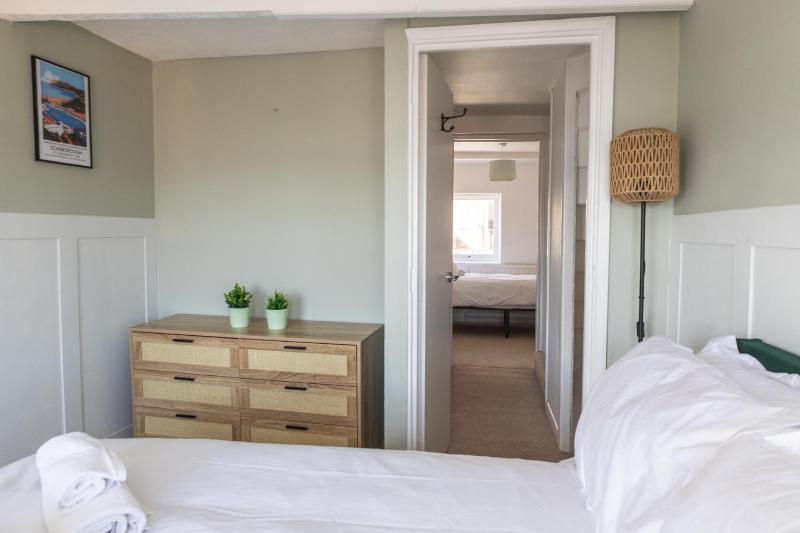 Sandgate Seaview - image 3