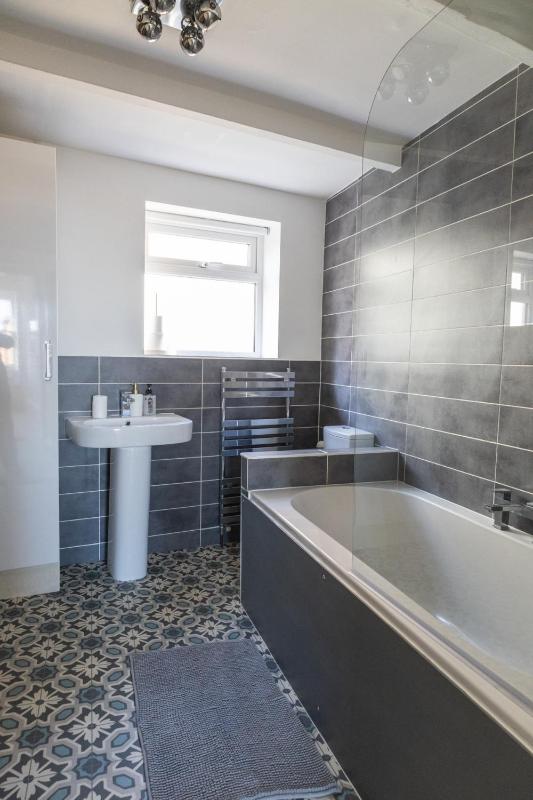 Sandgate Seaview - image 25