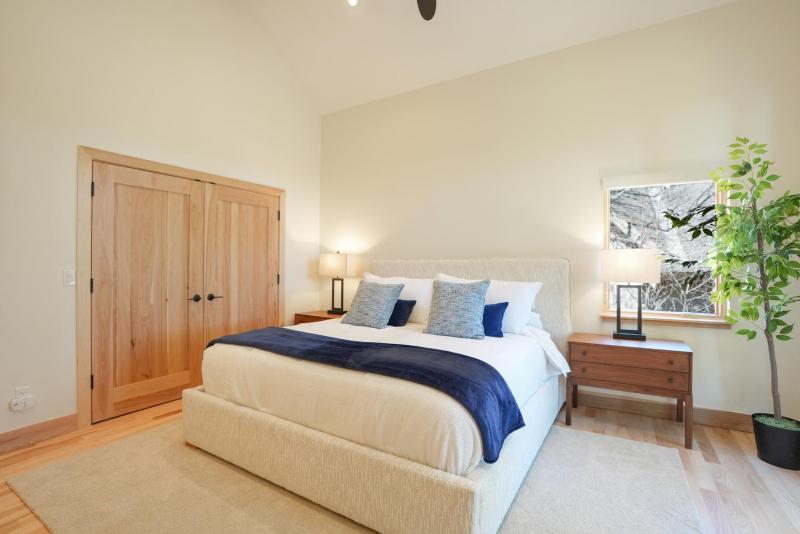 TP50 - Tall Pines Imperial Townhome - image 16