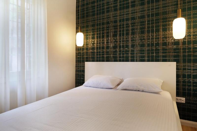 Stylish 1BR Luxury Apartment in Vračar Next to Kalenić - image 11