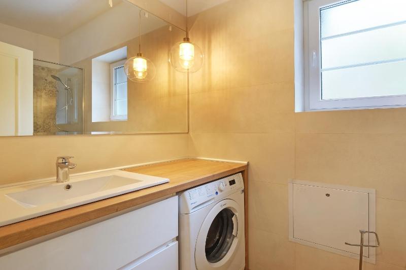 Stylish 1BR Luxury Apartment in Vračar Next to Kalenić - image 12